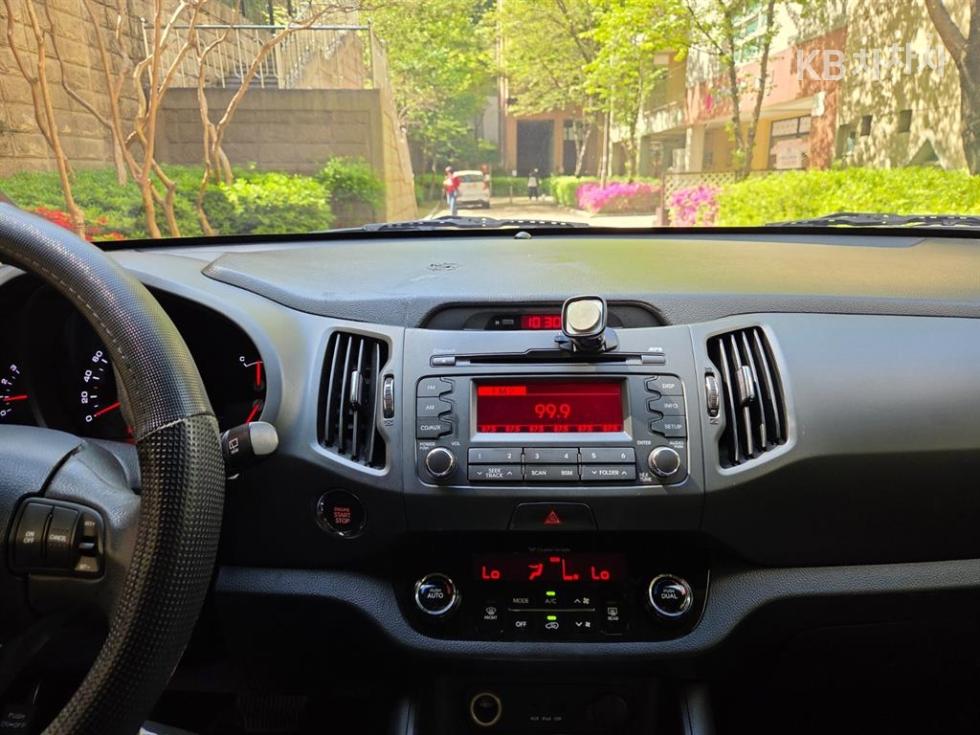 2012 - kia sportage