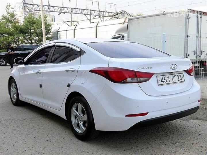 Hyundai Avante 1.6 VGT Modern Base Type 4