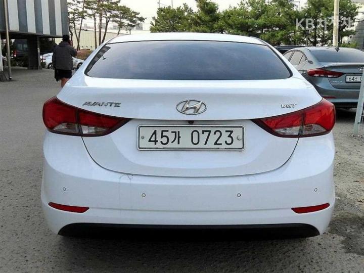Hyundai Avante 1.6 VGT Modern Base Type 5