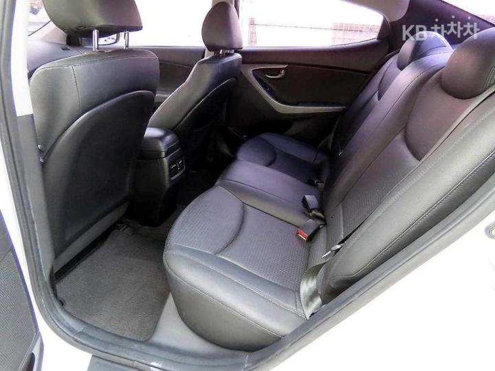 Hyundai Avante 1.6 VGT Modern Base Type 7