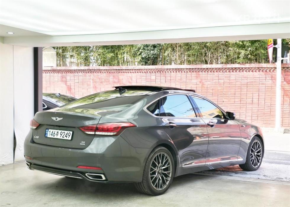 Genesis G80 — miniaturë 2