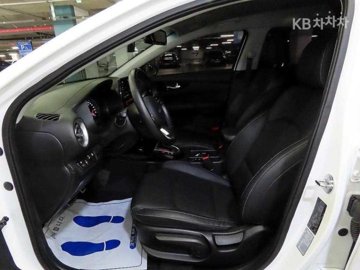 Kia K3 BD 1.6 Gasoline Prestige 7