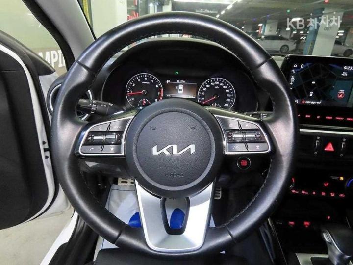 Kia K3 BD 1.6 Gasoline Prestige 9
