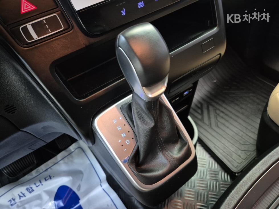 Hyundai Staria — miniaturë 8