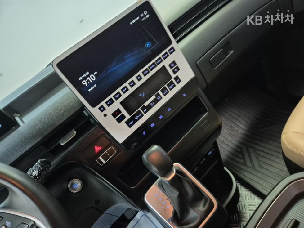 Hyundai Staria — miniaturë 10