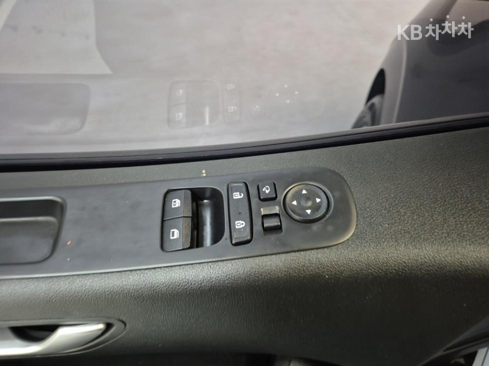 Hyundai Staria — miniaturë 18
