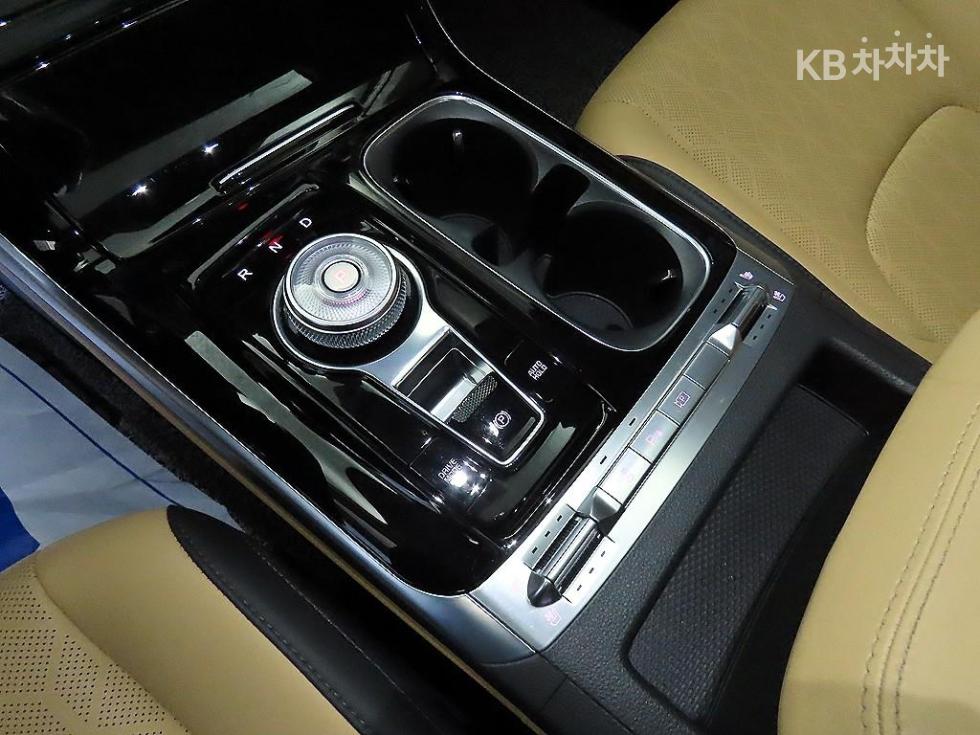 2023 - kia carnival