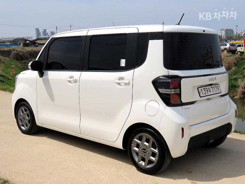 2023 - kia kia