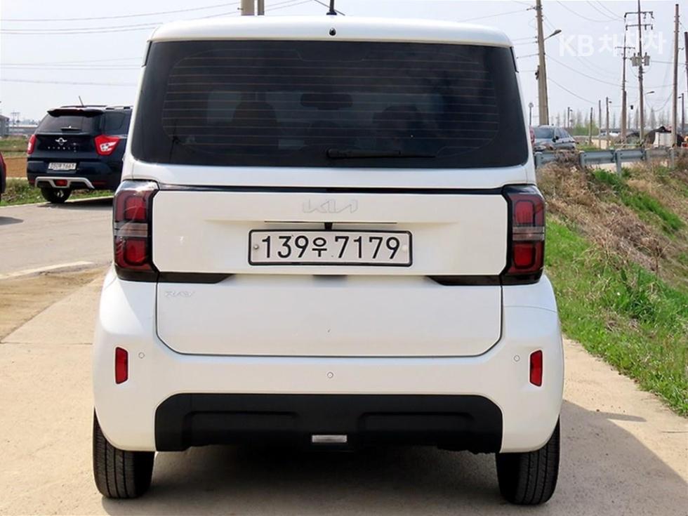 2023 - kia kia