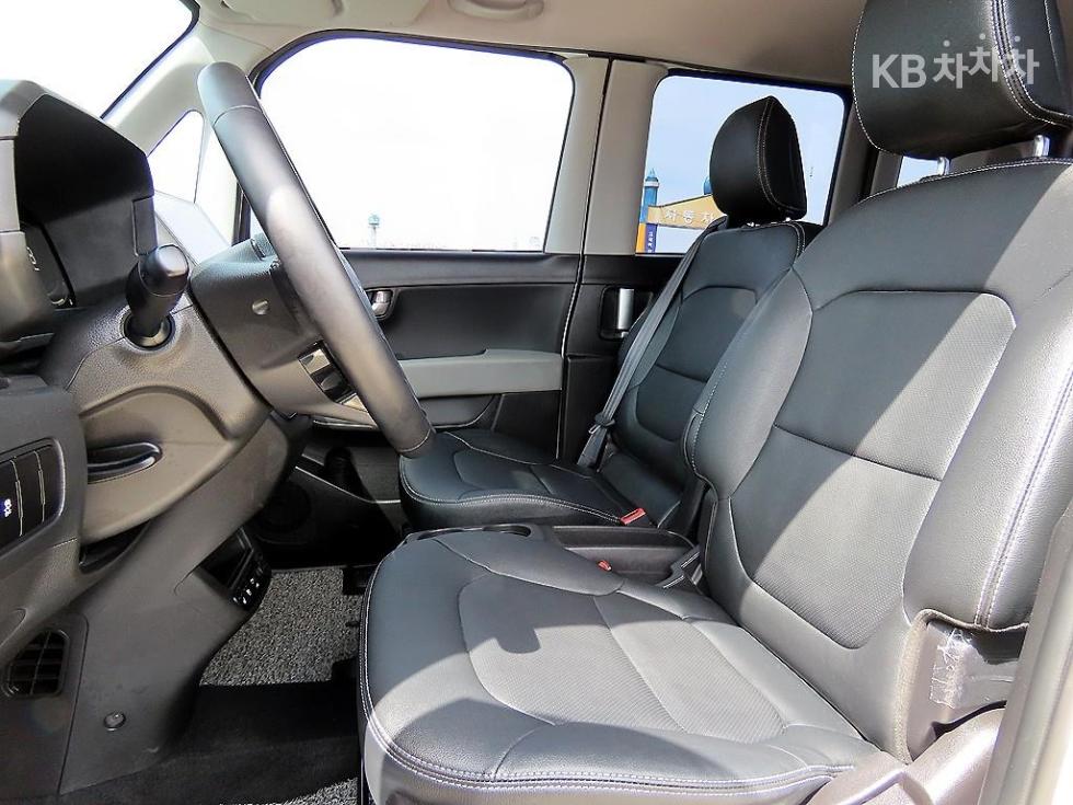 2023 - kia kia