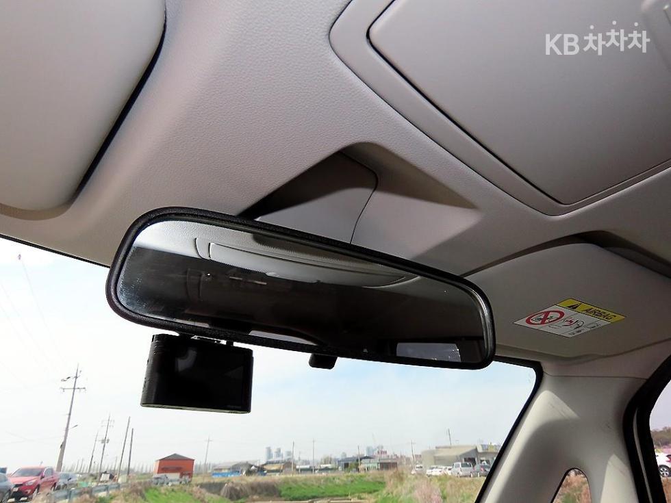 2023 - kia kia