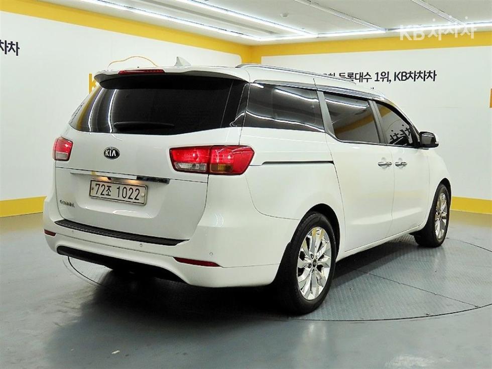 2018 - kia carnival