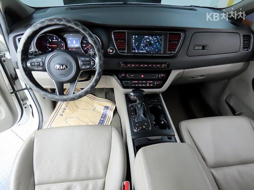 2018 - kia carnival