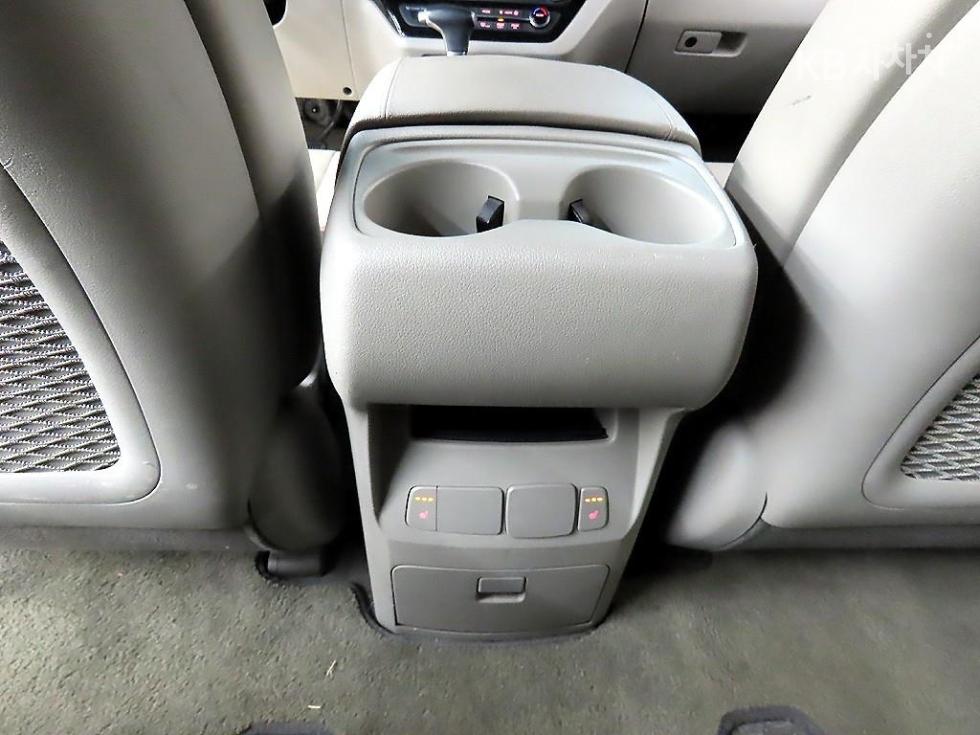 2018 - kia carnival