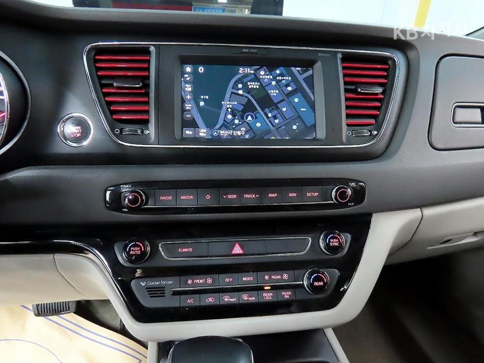2018 - kia carnival