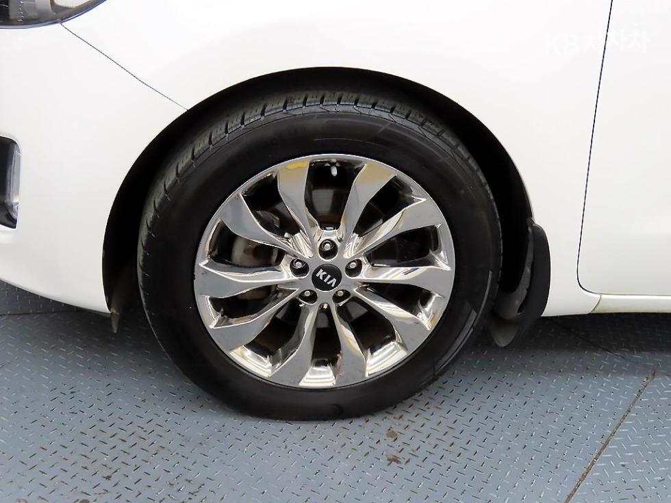 2018 - kia carnival