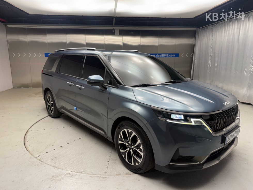 2022 - kia carnival