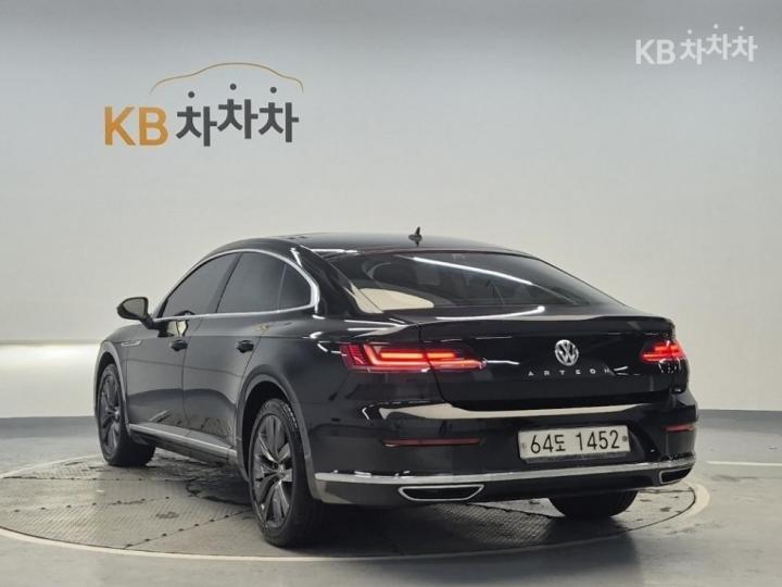 Volkswagen Arteon 2.0 TDI Elegance Premium 3