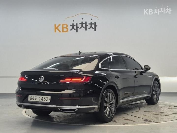 Volkswagen Arteon 2.0 TDI Elegance Premium 4