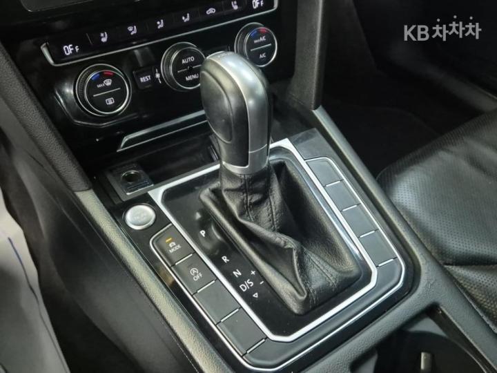 Volkswagen Arteon 2.0 TDI Elegance Premium 9