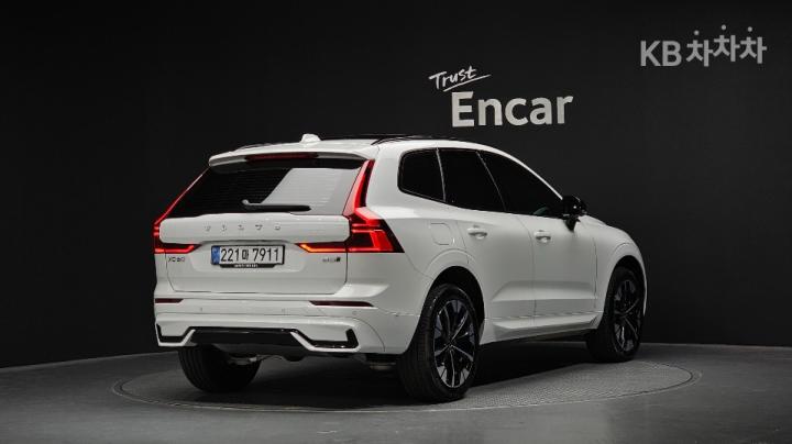 Volvo XC60 B5 Plus Bright — фото 2