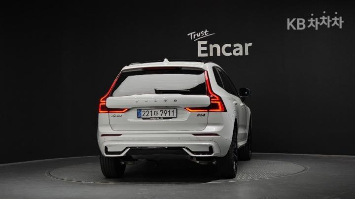 Volvo XC60 B5 Plus Bright — фото 4