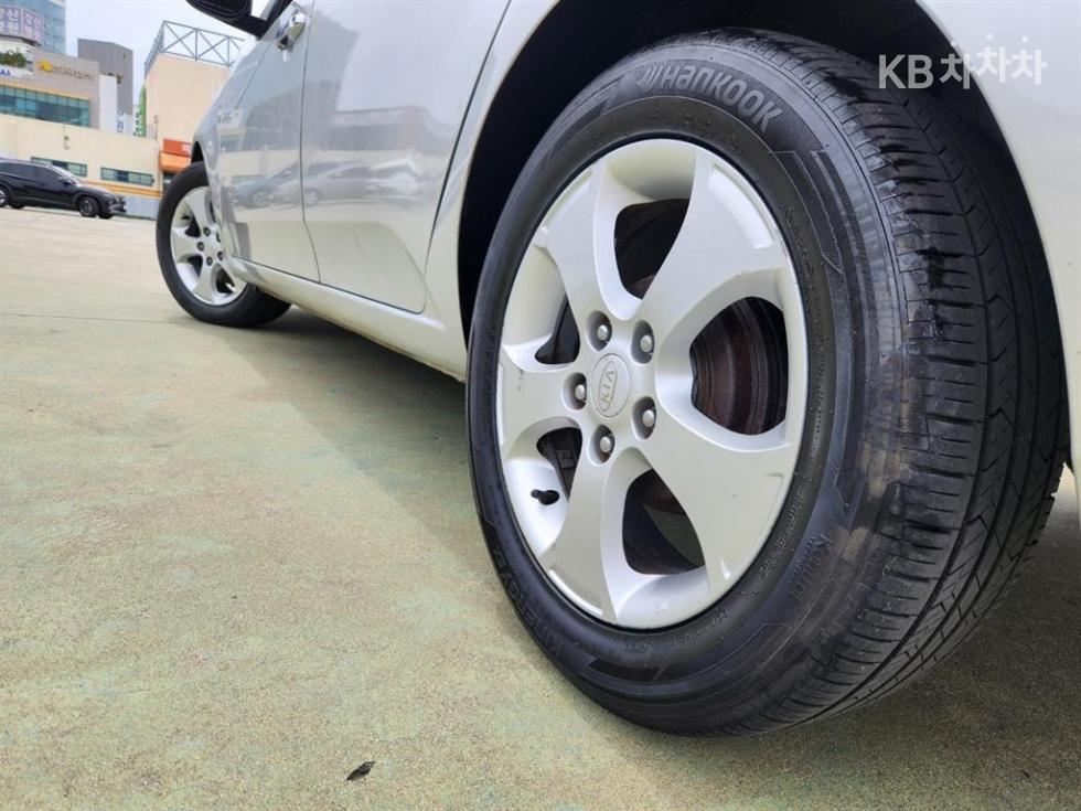 2009 - kia forte