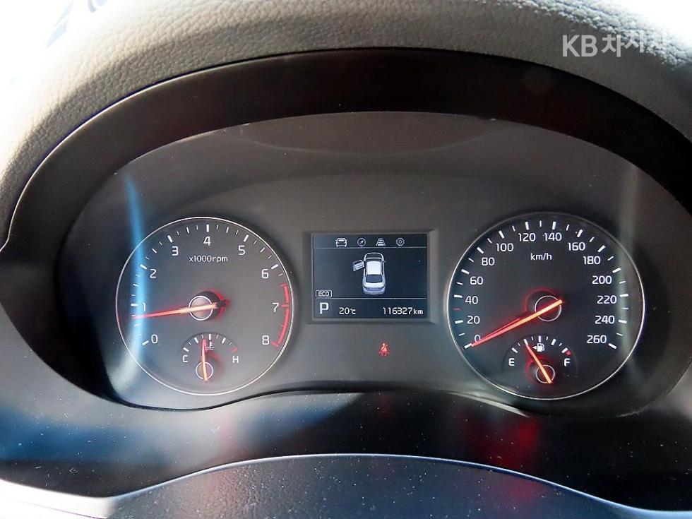 Kia K7 — miniaturë 9