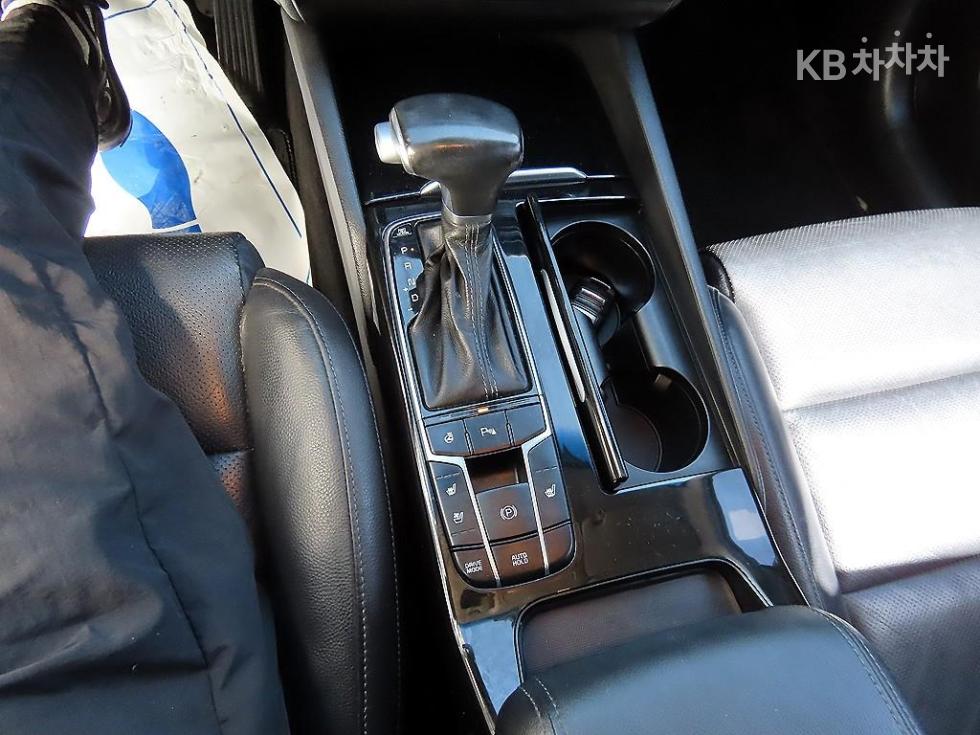 Kia K7 — miniaturë 10