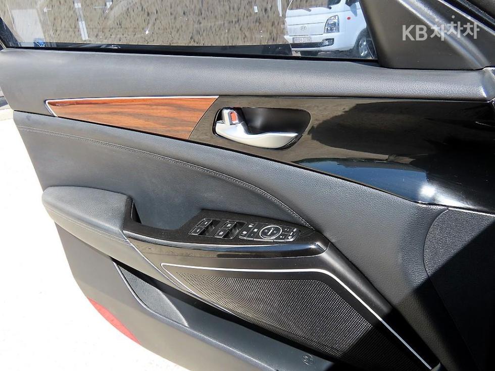 Kia K7 — miniaturë 11