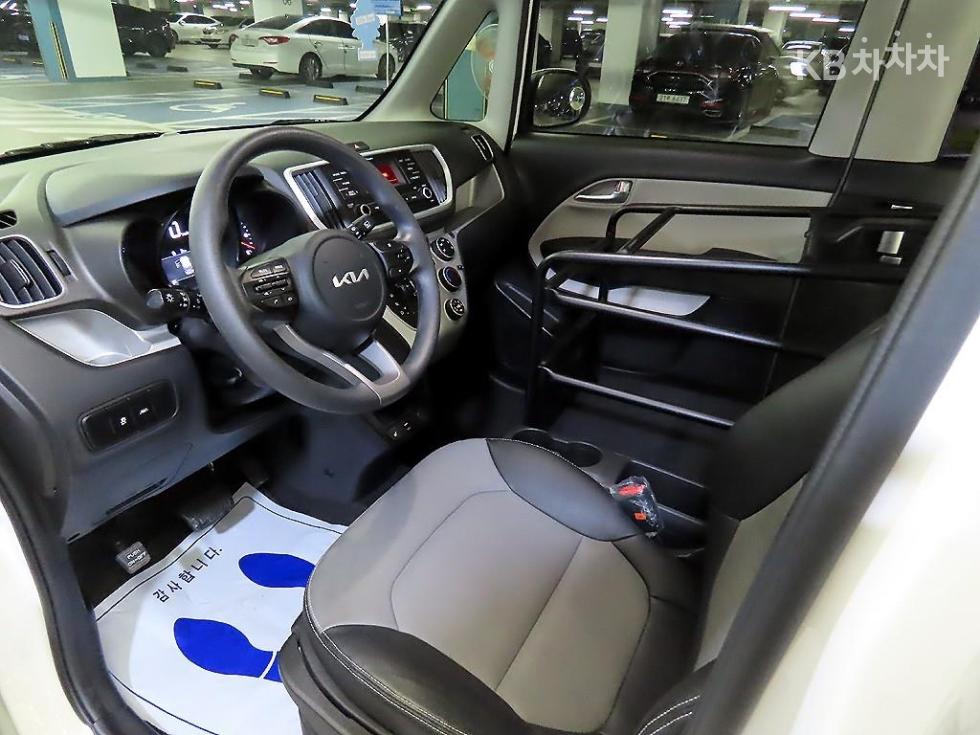 2022 - kia ray
