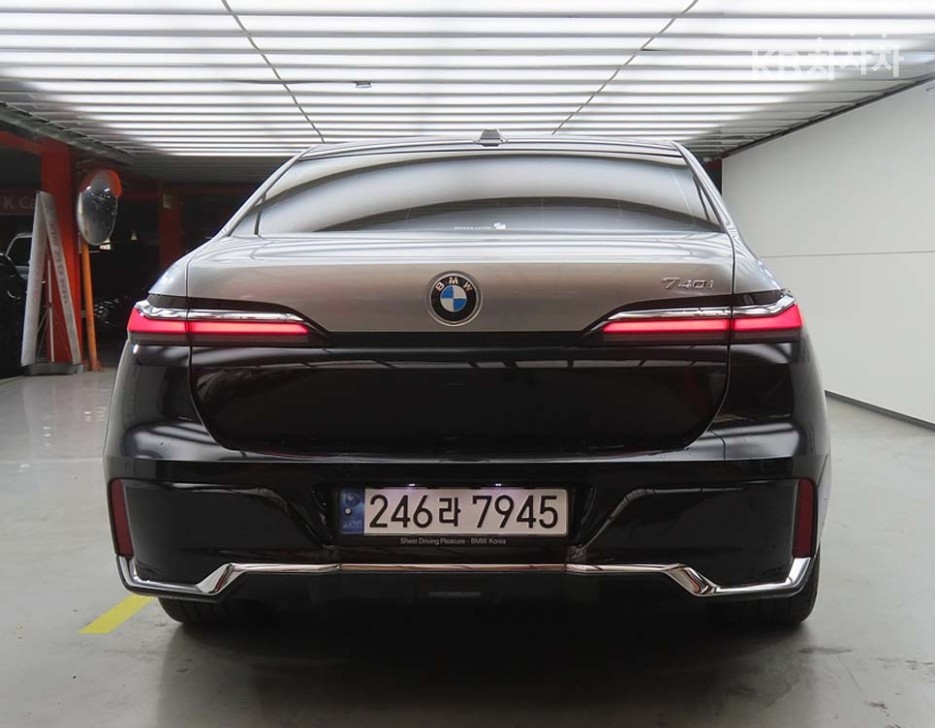 BMW 7er — miniaturë 3