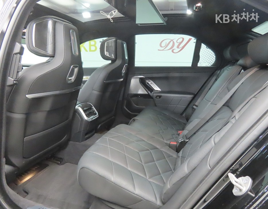 BMW 7er — miniaturë 6