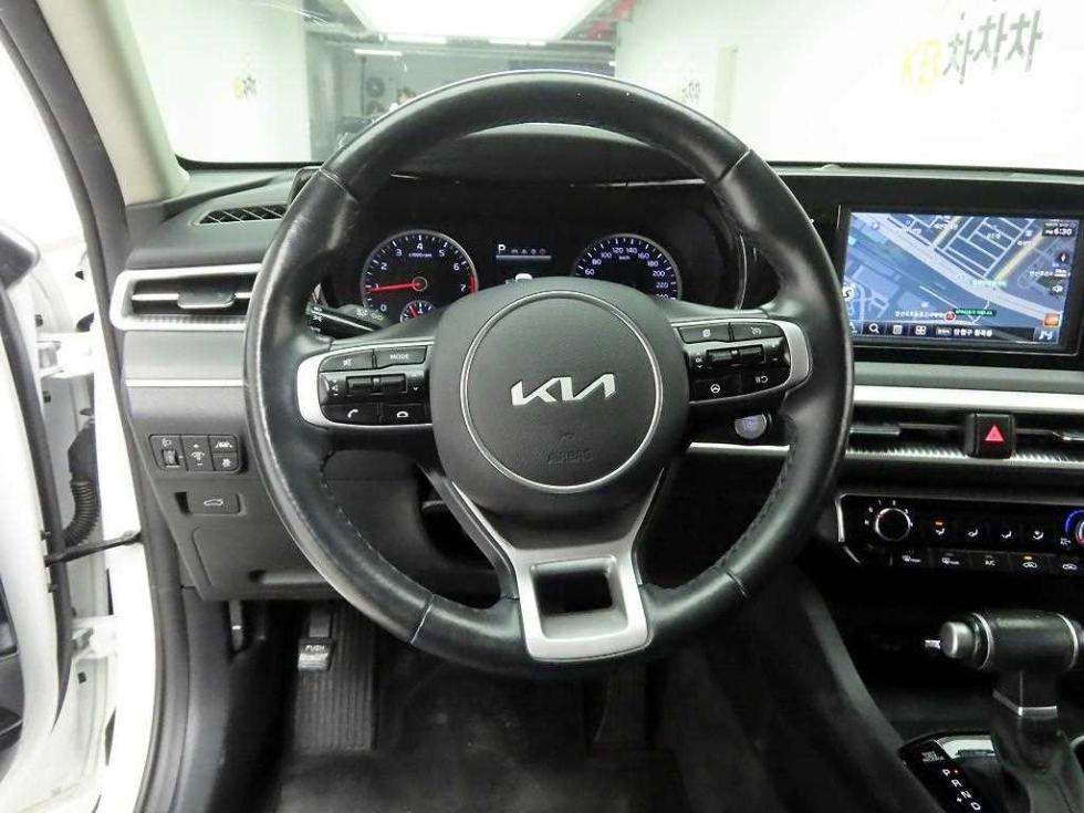 2022 - kia k5