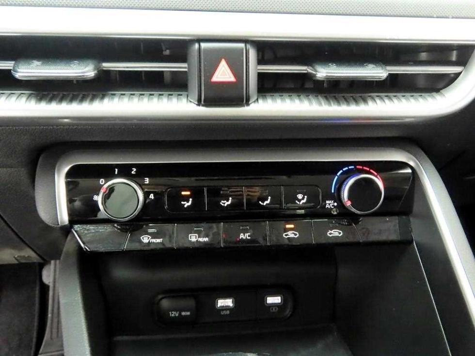 2022 - kia k5