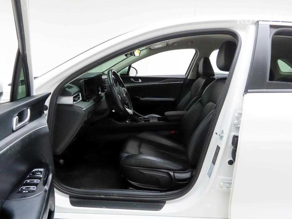 2022 - kia k5
