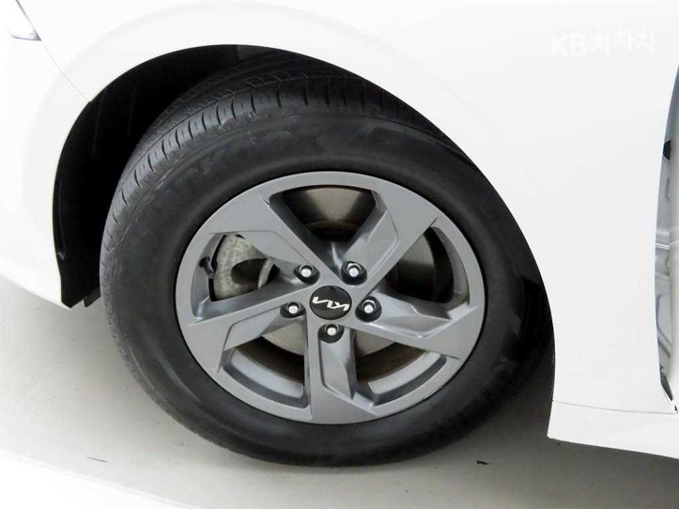2022 - kia k5