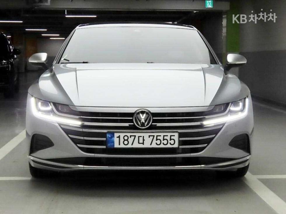 2023 Volkswagen Used Car photo
