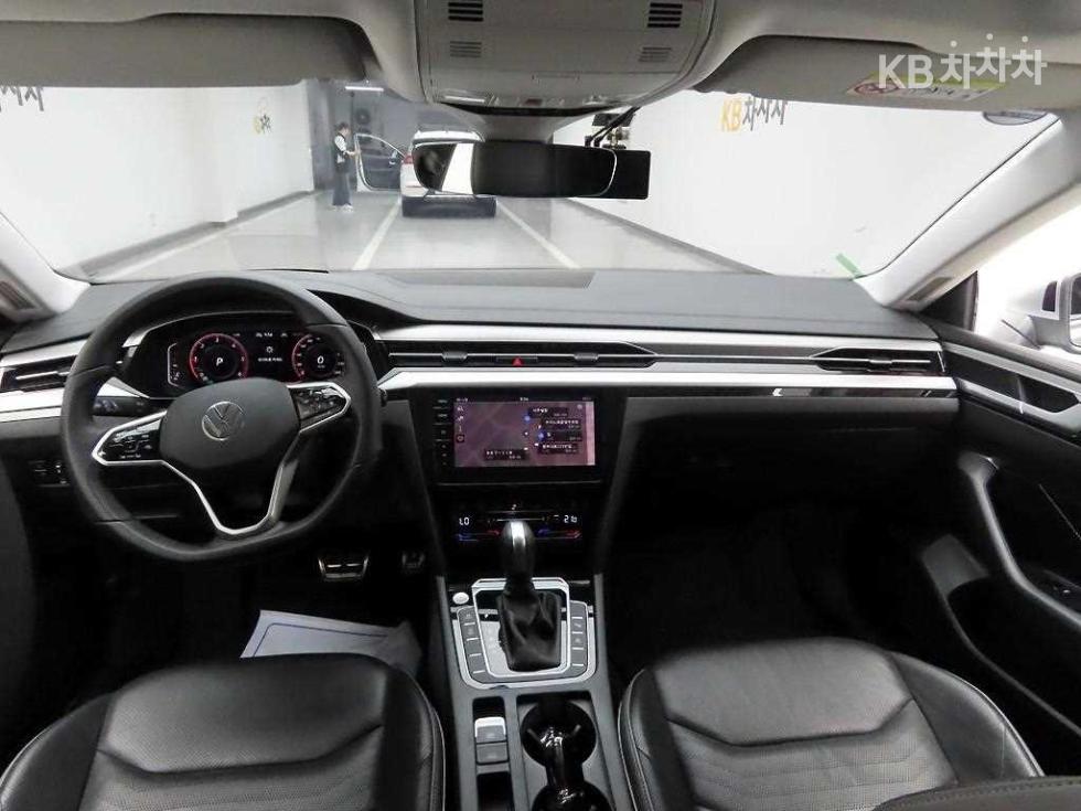 2023 Volkswagen Used Car photo