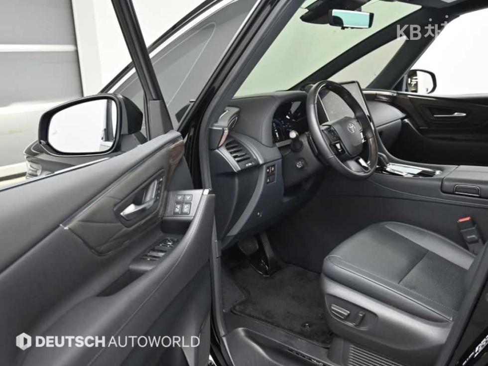 Toyota Alphard — miniaturë 11