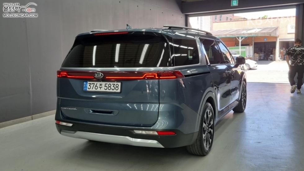 2021 - kia carnival