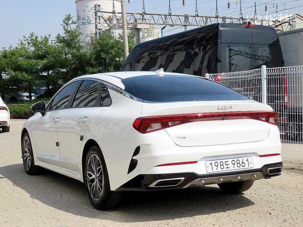 2022 - kia k5