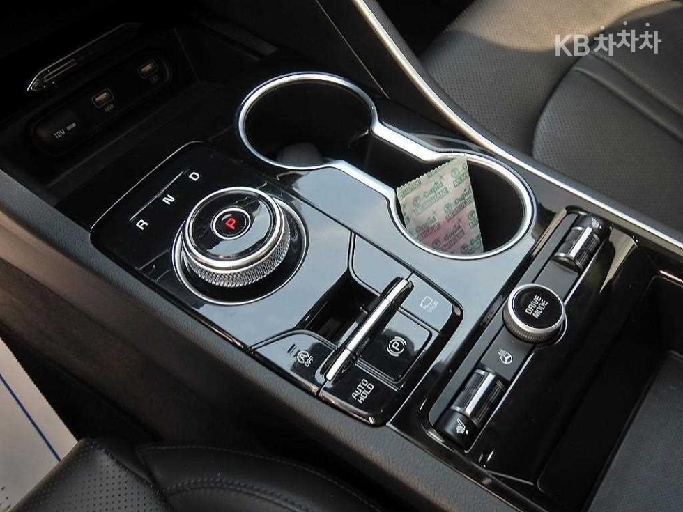 2022 - kia k5
