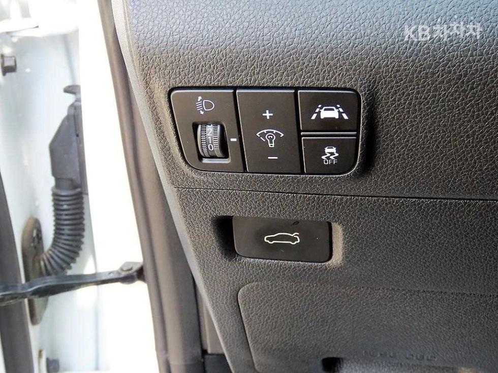 2022 - kia k5