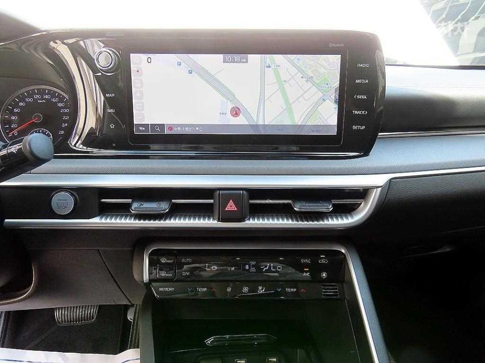 2022 - kia k5