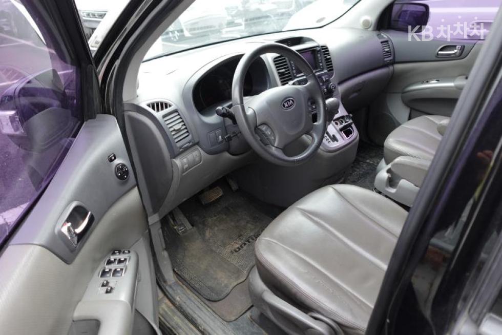 2011 - kia carnival