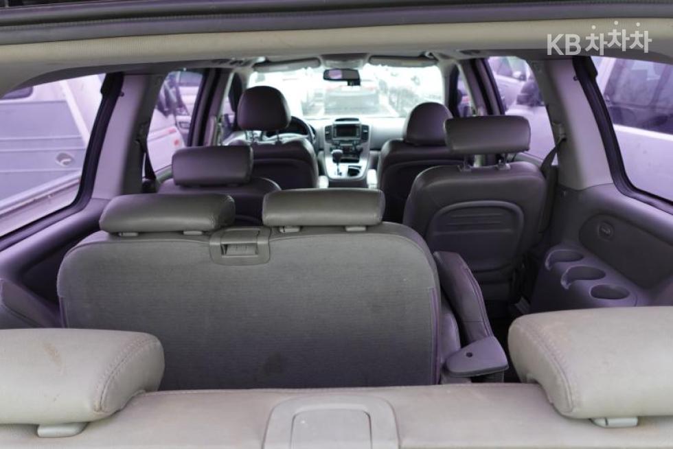 2011 - kia carnival