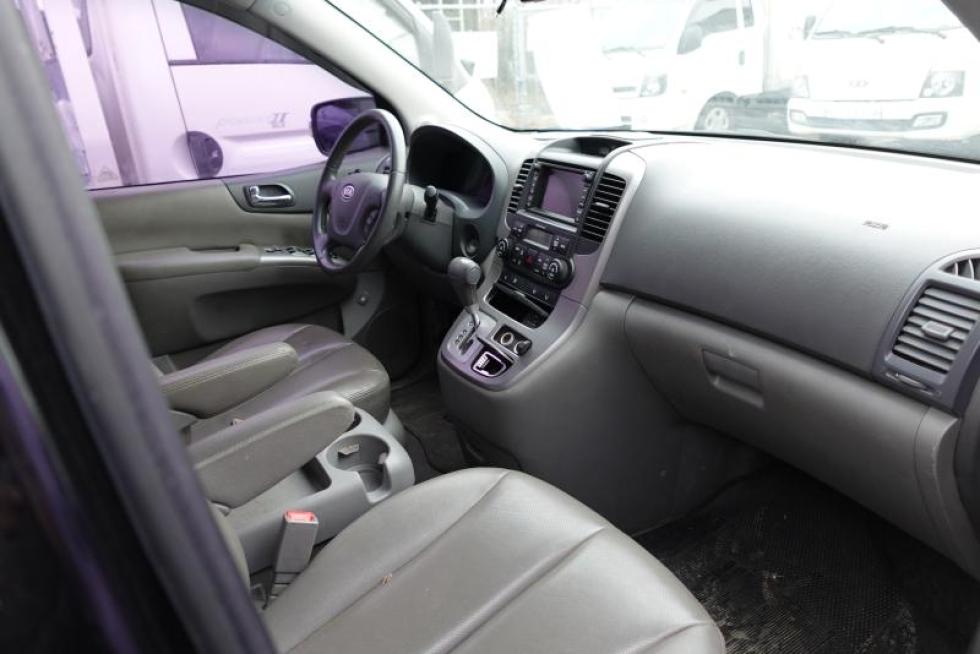 2011 - kia carnival