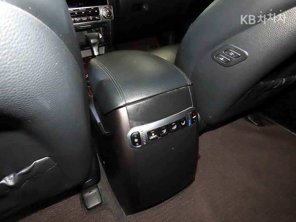 2018 - kia mohave