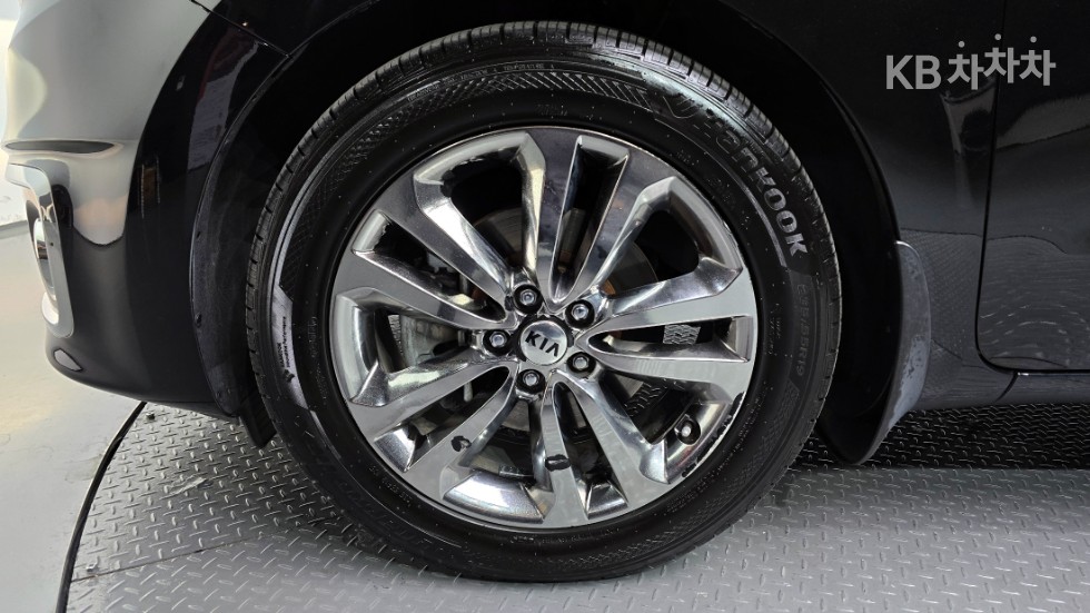 2017 - kia carnival